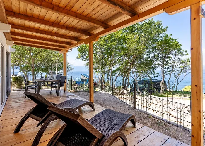 Glavotok Premium Camp 3* Brzac