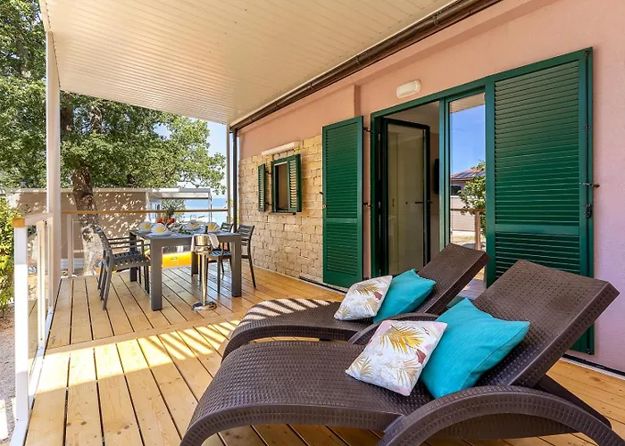 Glavotok Premium Camp 3* Brzac