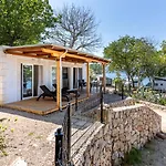 Glavotok Premium Camp פארק נופש 3*