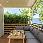 פארק נופש Glavotok Premium Camp Brzac