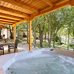 פארק נופש Glavotok Premium Camp Brzac
