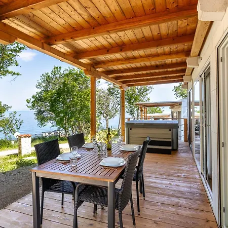 Glavotok Premium Camp Kompleks wypoczynkowy Brzac