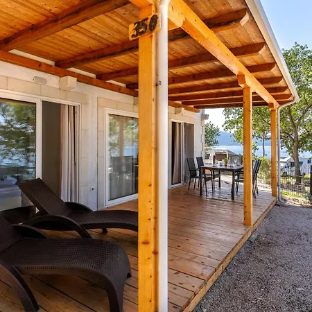 Glavotok Premium Camp Kompleks wypoczynkowy Brzac