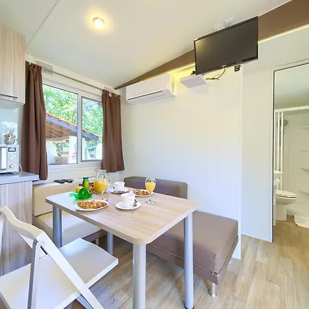 Kompleks wypoczynkowy Glavotok Premium Camp 3*